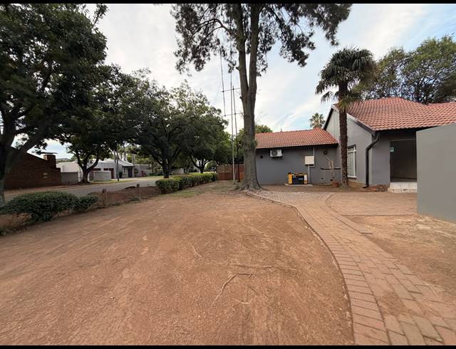 58M² OFFICE TO LET IN SUNWARD PARK